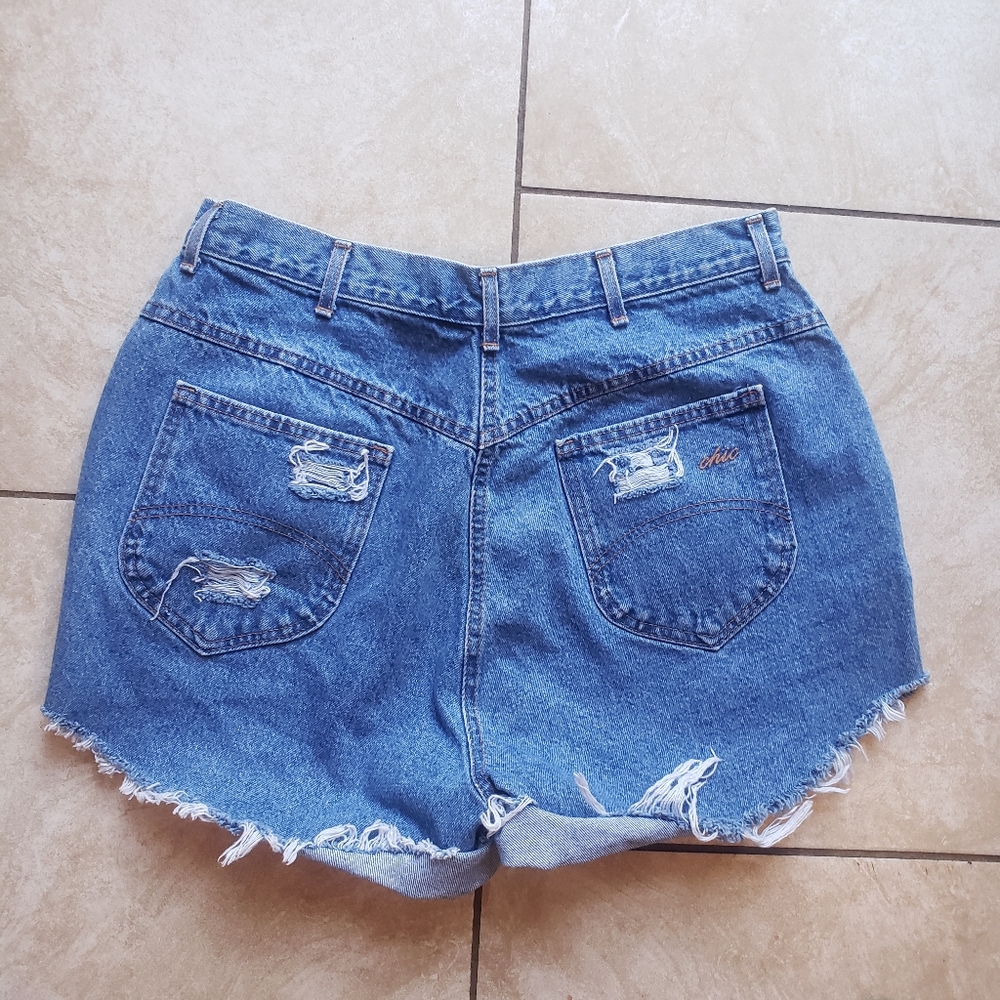 Chic Vintage Distressed high rise Mom Shorts size 16